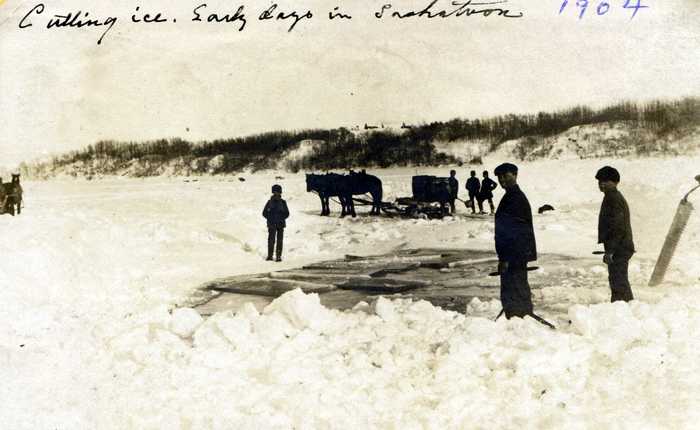Cutting Ice. Early Days in Saskatoon